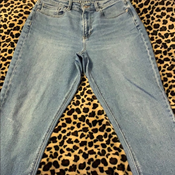 American Eagle Mom Jeans, Size 6 - Picture 7 of 7